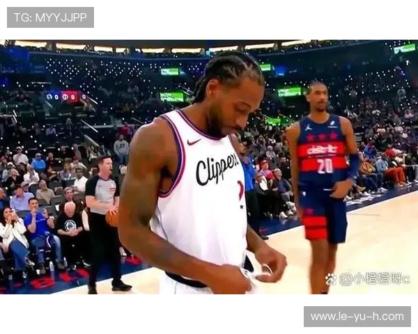 约翰逊季后赛精彩助攻，助力球队锁定胜局