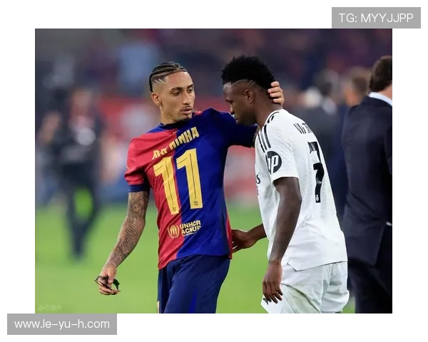 拉菲尼亚右腿股二头肌受伤 伤停成疑